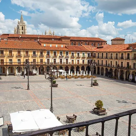 Homestay Bohemia Plaza Mayor Ii-