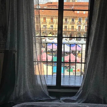 Bohemia Plaza Mayor Ii- Homestay Leon