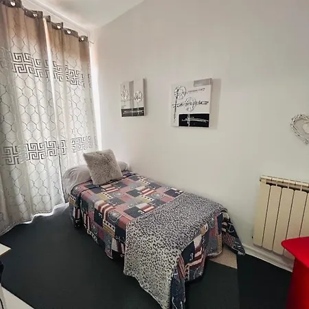 Homestay Bohemia Plaza Mayor Ii- Leon
